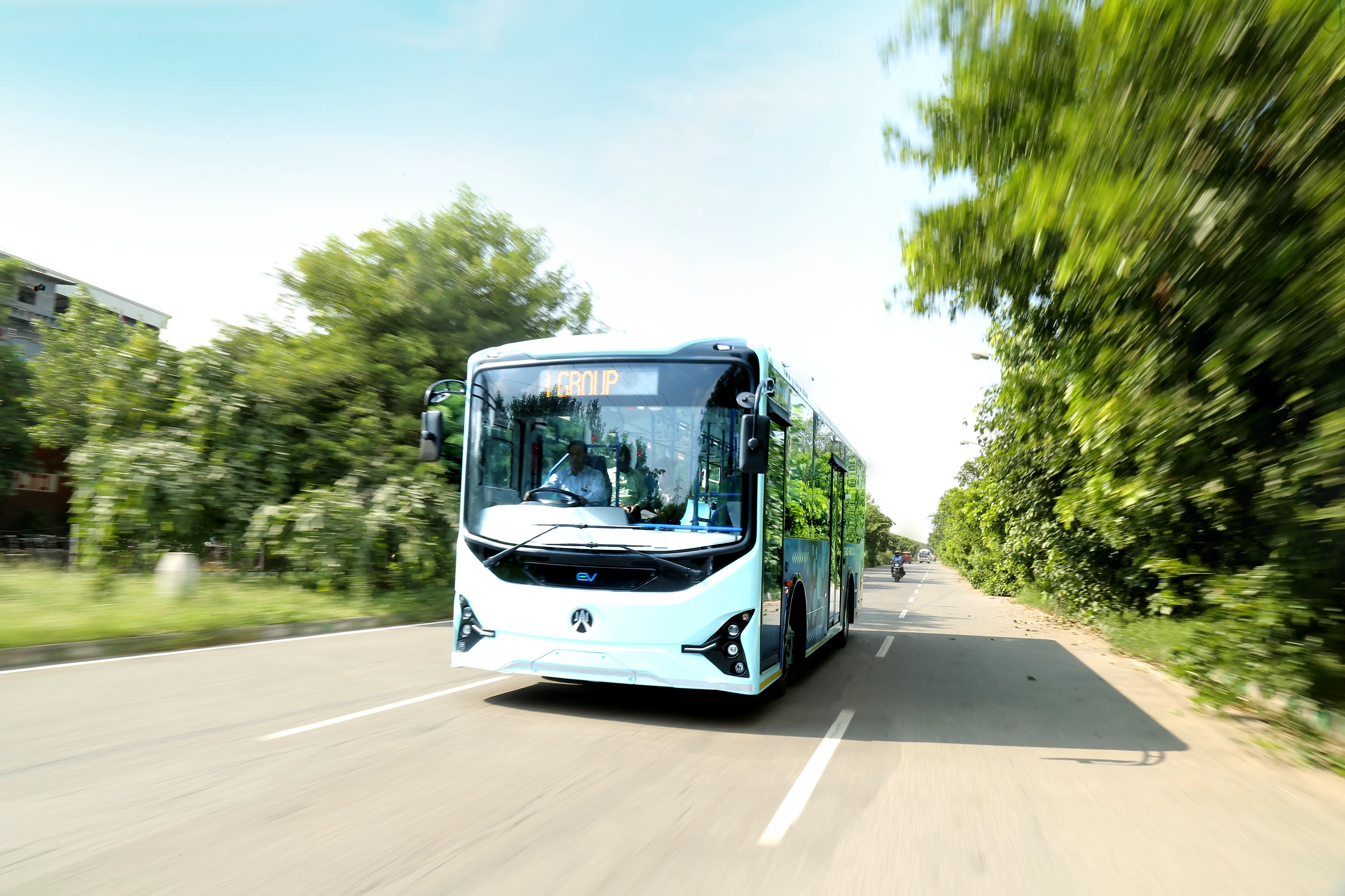 Electric bus 4
