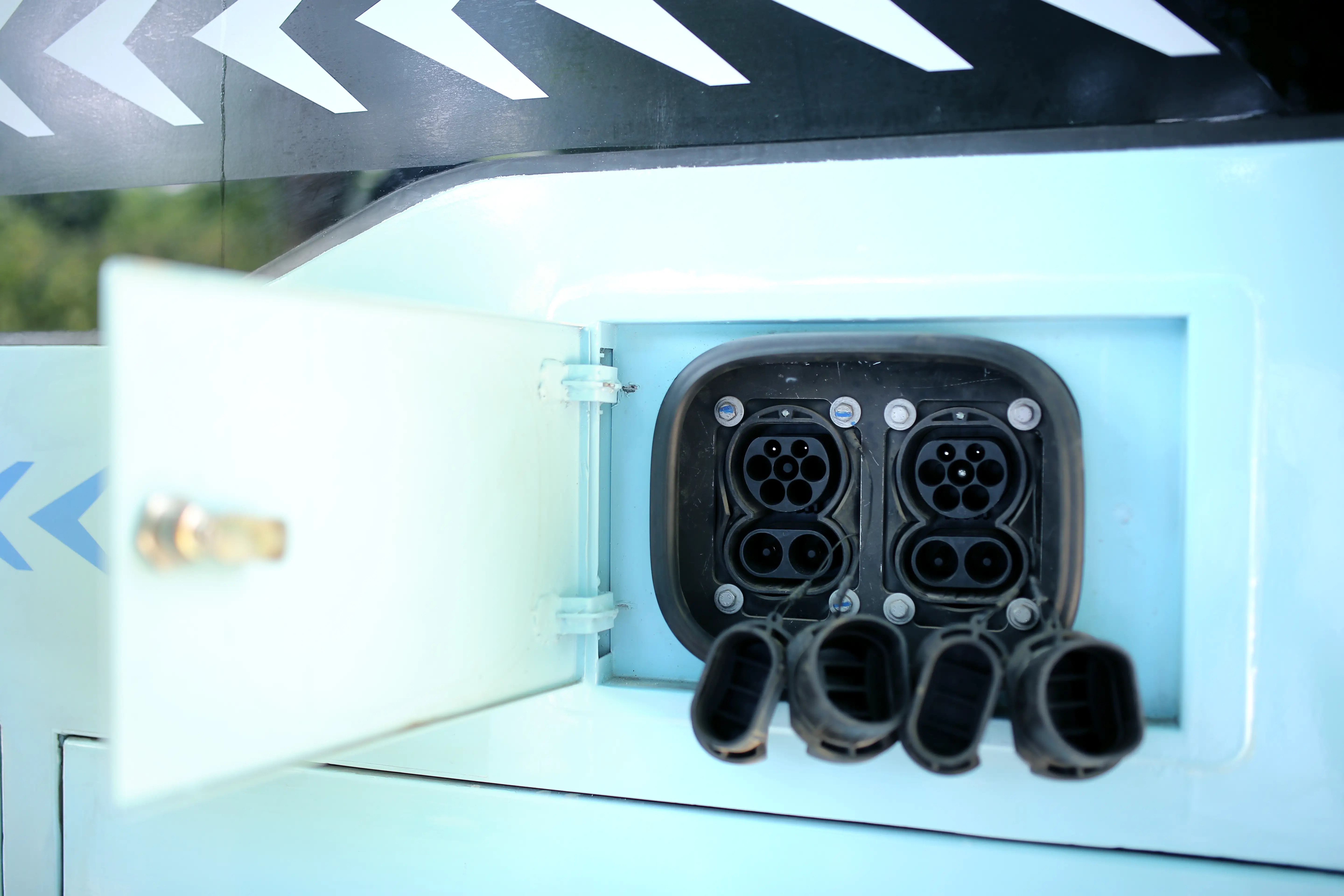 Electric bus 5
